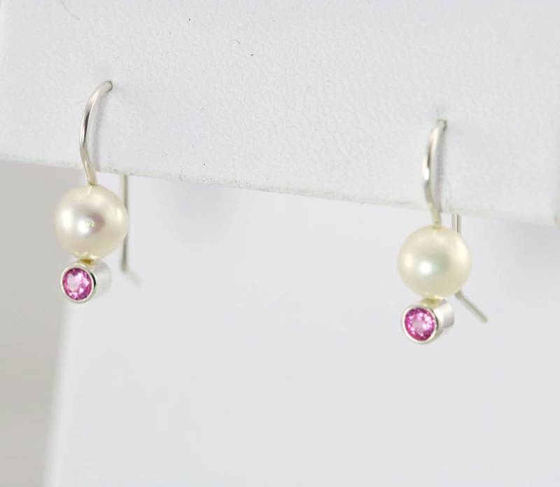 Perlenohrring Mit Pink Turmalin in Sterling Silber Oder 14Ky Gold Fill Perlenohrring Mit Pink Turmalin in Sterling Silber Oder 14Ky Gold Fill von LaineBenthalldesigns