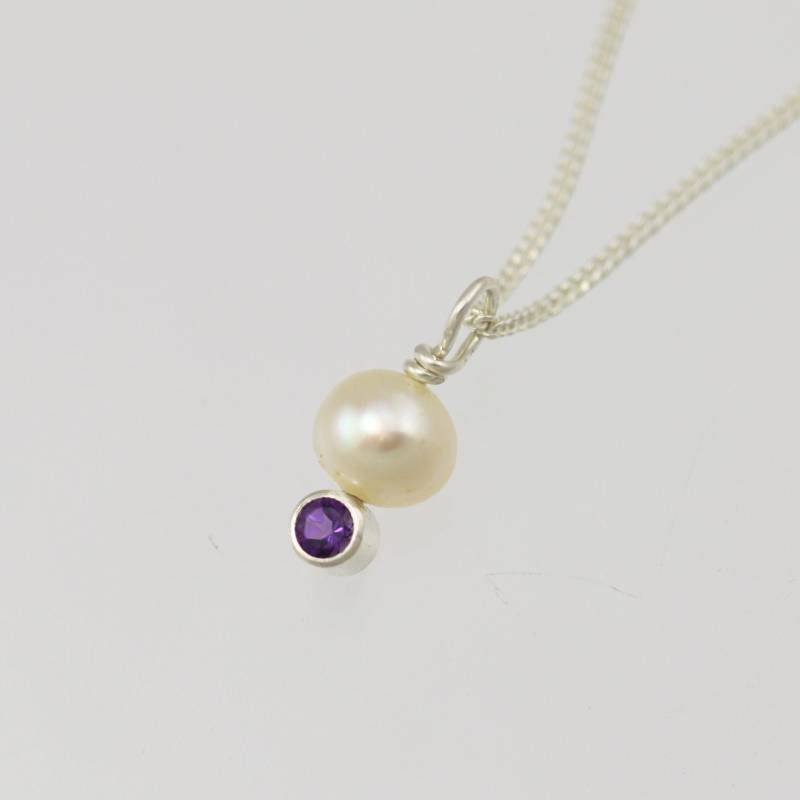 Perlentropfen Halskette Mit Amethyst Birthstone in Sterling Silber Perlentropfen Halskette Mit Amethyst Birthstone in Sterling Silber von LaineBenthalldesigns