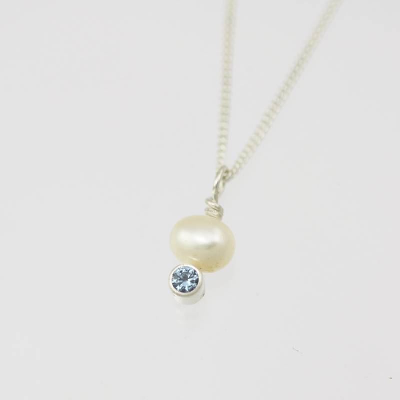 Perlentropfen Halskette Mit Blauen Zirkon Birthstone in Sterling Silber von LaineBenthalldesigns