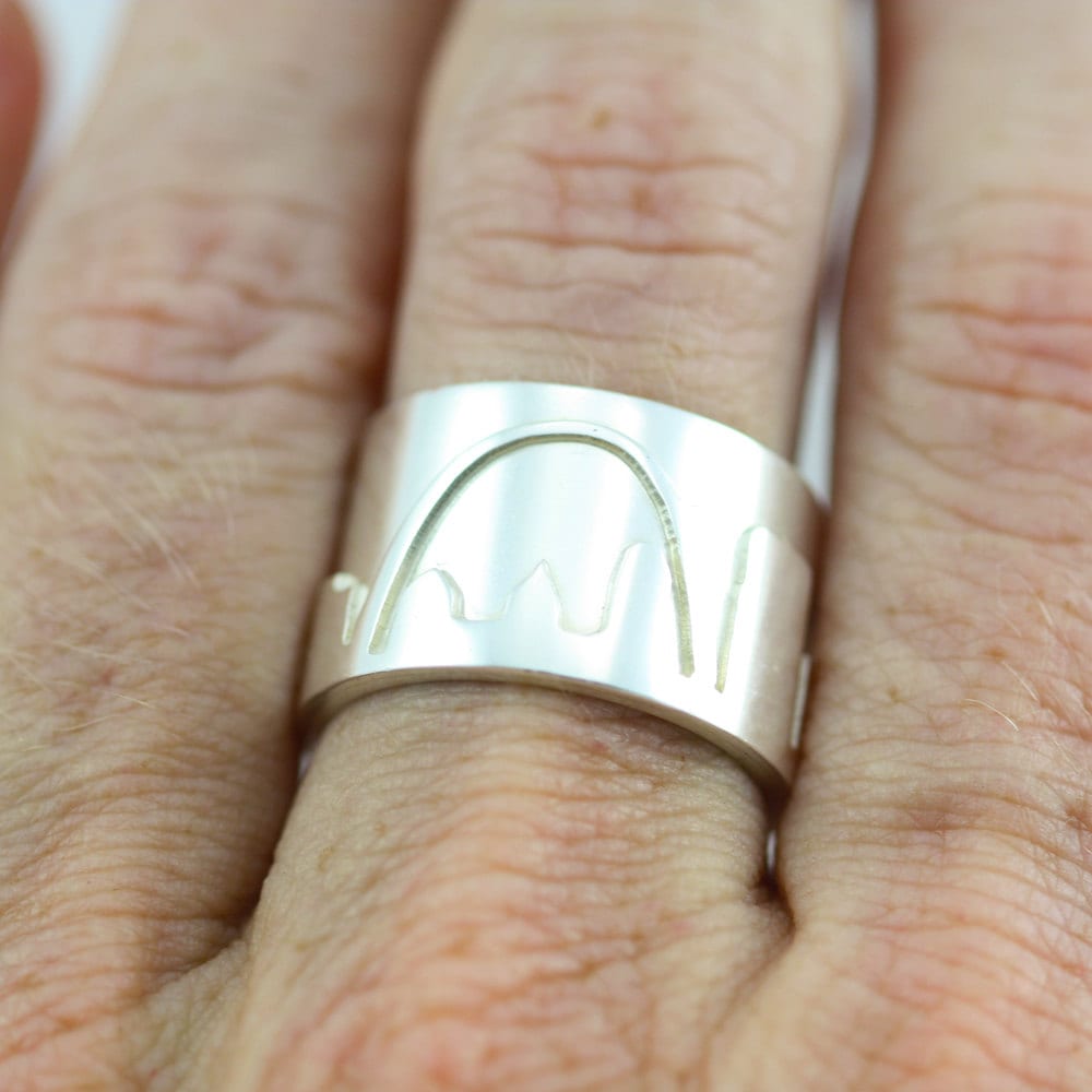 St. Louis Skyline Ring Sterling Silber | Made To Order von LaineBenthalldesigns
