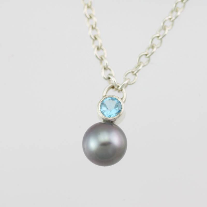 Tahiti Perlen Tropfen Halskette Mit Blautopas in Sterling Silber | 18" Tahiti Perlen Tropfen Halskette Mit Blautopas in Sterling Silber | 18" von LaineBenthalldesigns