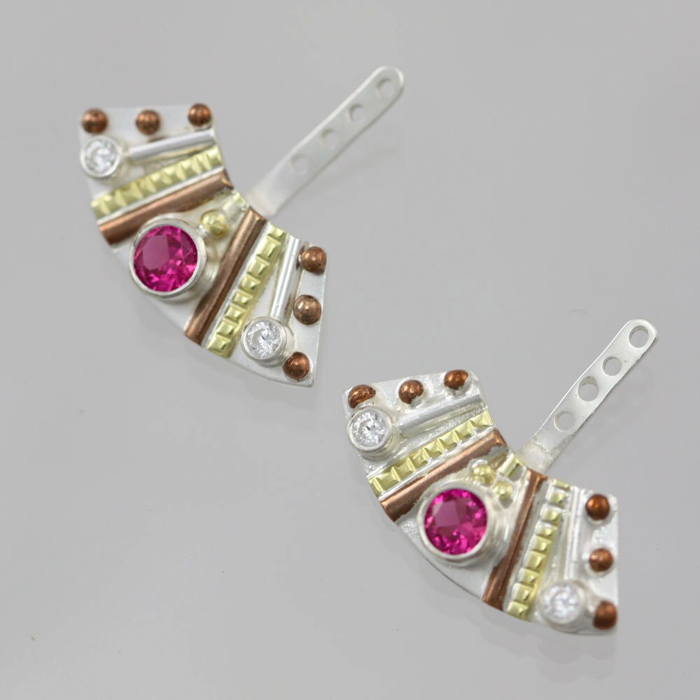 Totem Ohrstecker Mit 3 Steinen | Rubin, Cz Gold, Sterling Silber, Kupfer von LaineBenthalldesigns