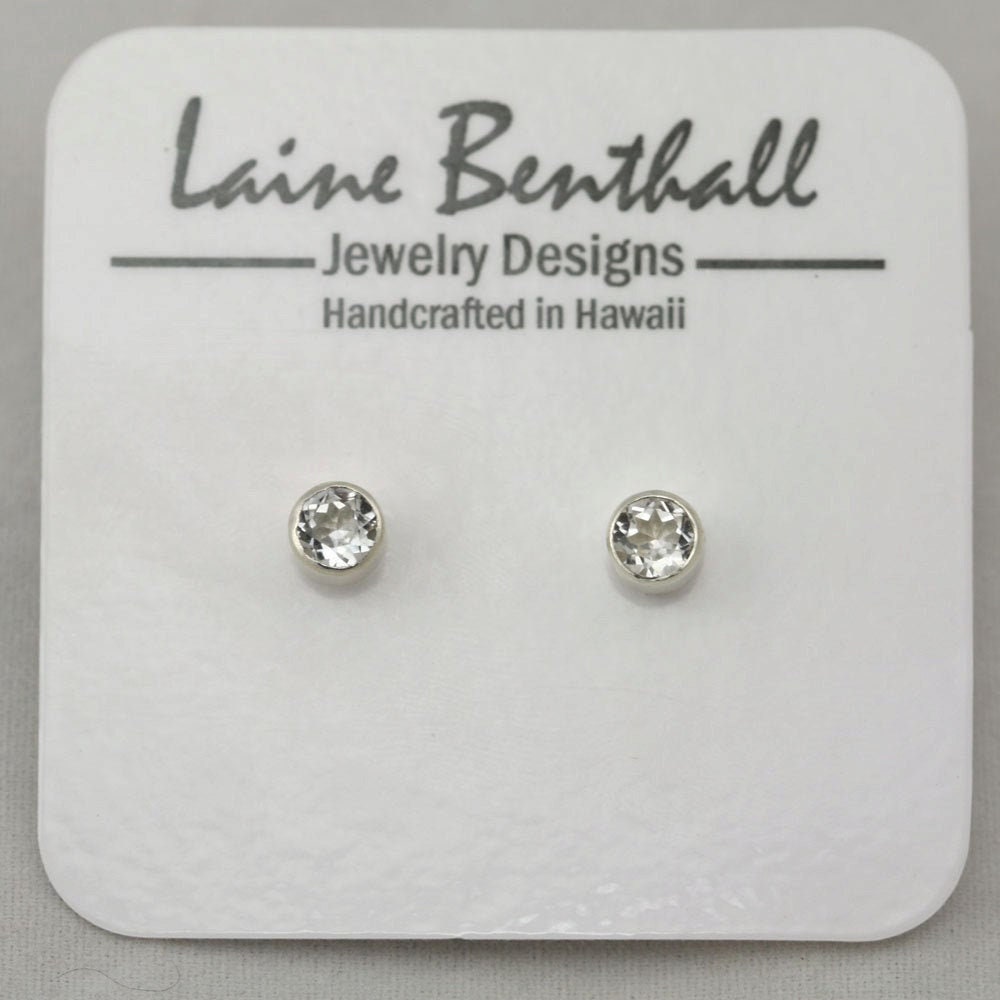 Weiße Topaz Drop Studs Xl in Sterling Silber Weiße Topaz Drop Studs Xl in Sterling Silber von LaineBenthalldesigns