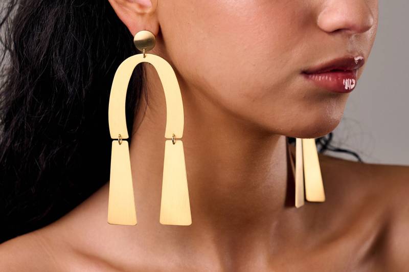 24K Vergoldeter Messing Ohrhänger Leichter Afrikanisch Inspirierter Statement Schmuck von LakaLuka