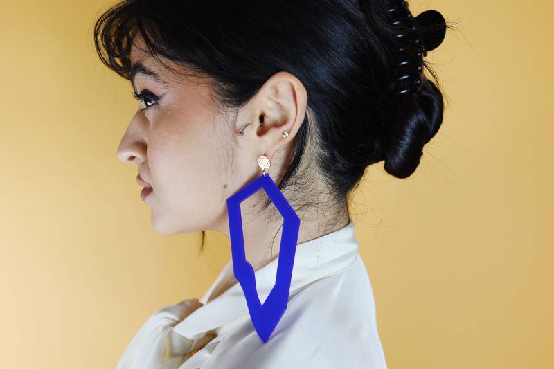 Ohrclips, 90Er Jahre Stil Ohrringe, Statement Oversized Geschenk Für Sie, Abstrakte Ohrringe. Vergoldete Ohrringe von LakaLuka