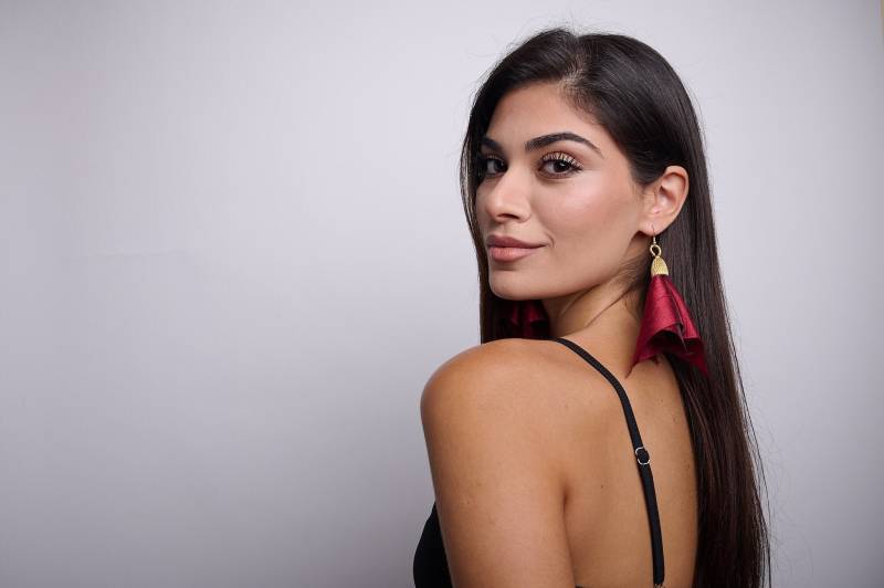 Recycelte Sari Seide Quaste Ohrringe - Boho Burgunder Farbe Sanduk Eichel Tropfen von LakaLuka