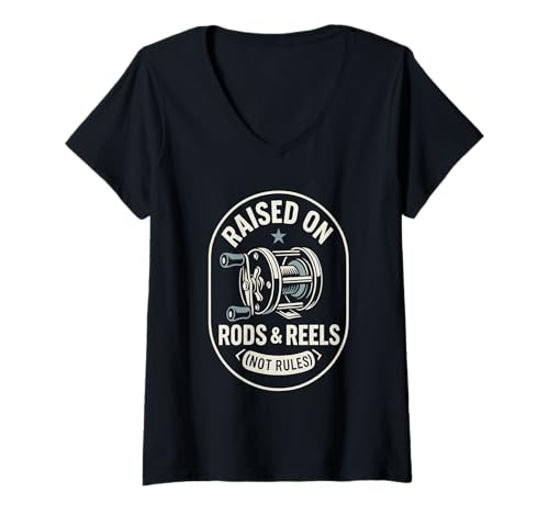 Damen Angler auf Ruten und Rollen, Vintage-Angler T-Shirt mit V-Ausschnitt Damen Angler auf Ruten und Rollen, Vintage-Angler T-Shirt mit V-Ausschnitt von Lake River Fishing