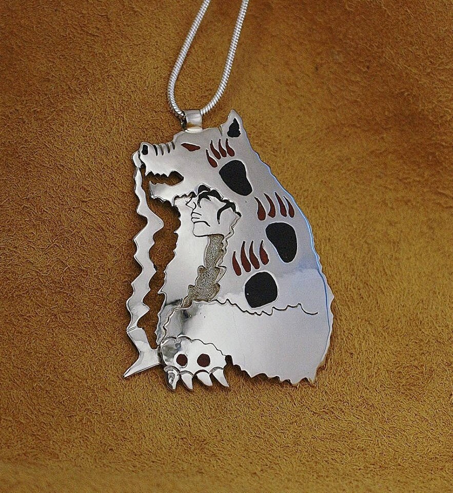 Anhänger Mann Verwandlung in Bär Anhänger Mann Verwandlung in Bär von LakotaJewelryVisions
