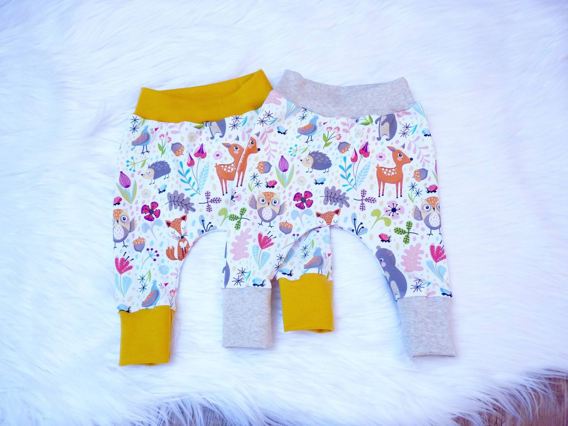 Süße Babyhose Aus Bio-Jersey, Tiere/Beige von Lakotana