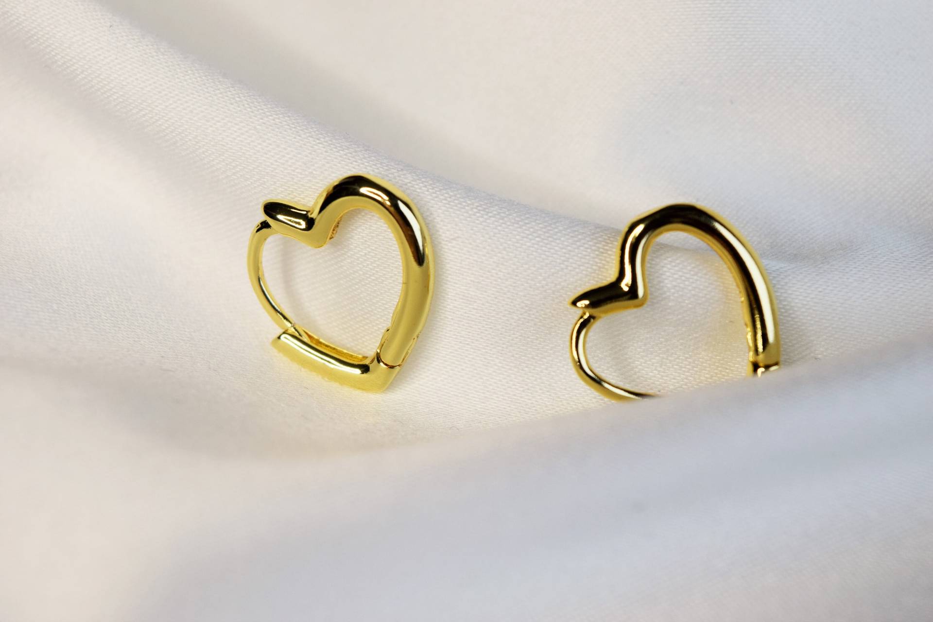 Herzcreolen Golden, 925 Sterling Silber, Creolen in Herzform Herzcreolen Golden, 925 Sterling Silber, Creolen in Herzform von LalellasShop
