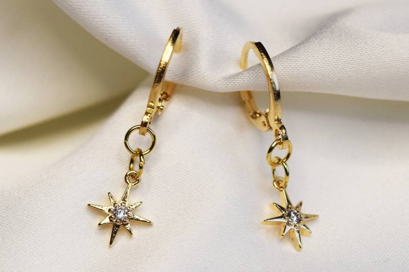 Kristallstern Creolen Gold, Sternohrringe, Creolenohrringe von LalellasShop