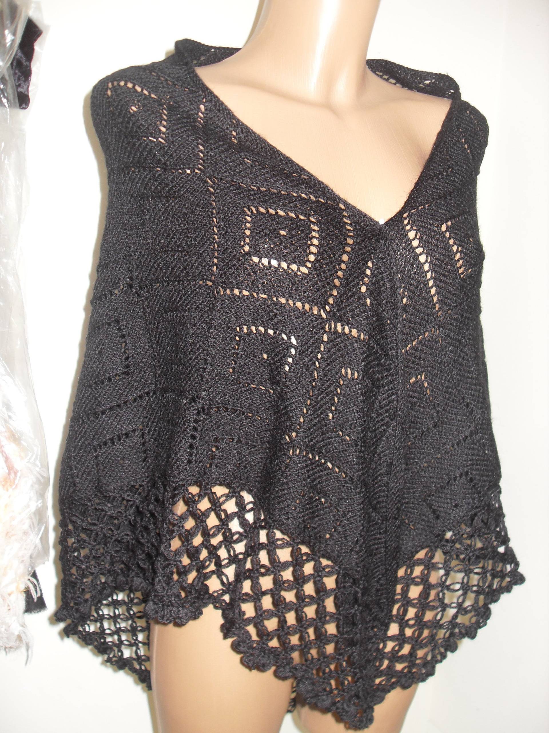 Schal Schwarz, Wollstoff, Gestrickt Mit Spitze 140/80 cm Schal Schwarz, Wollstoff, Gestrickt Mit Spitze 140/80 cm von Lalerosso