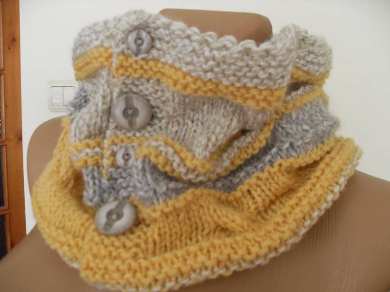 strickkragen, Bolero Aus Weichem Wollgarn, Beige Und Gelb von Lalerosso