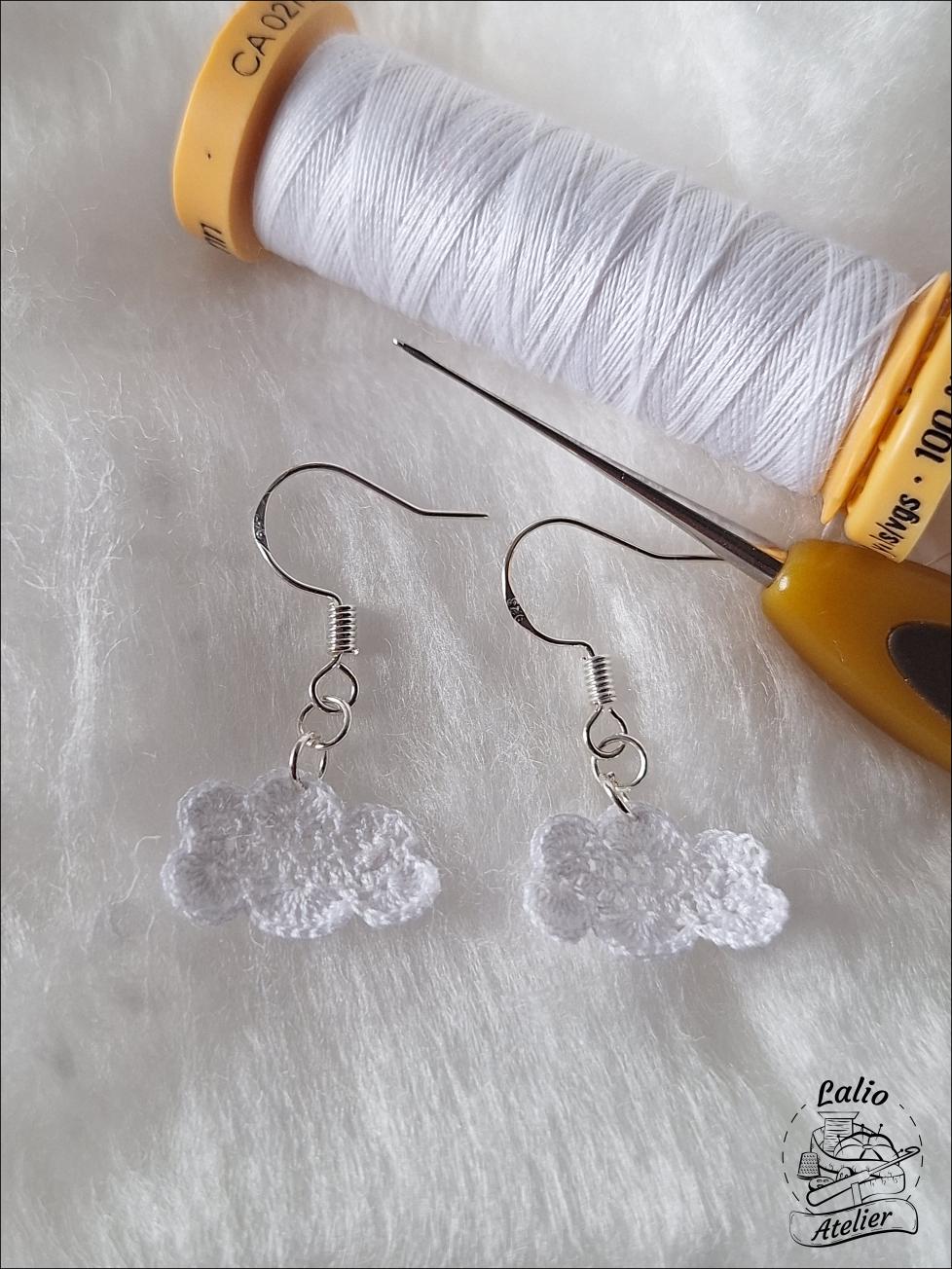 Wolken Ohrringe Weiß - Mikrogehäkelt Aus Baumwolle, 925 Silber, Boho Schmuck, Handgemacht, Leicht, Microcrochet Cloud Earrings Wolken Ohrringe Weiß - Mikrogehäkelt Aus Baumwolle, 925 Silber, Boho Schmuck, Handgemacht, Leicht, Microcrochet Cloud Earrings von LalioAtelier