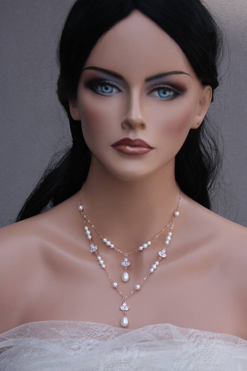 Doppelreihige Brauthalskette Rose Gold Mit Fleur De Lis Strass Cubic Zirconia Und Swarovski Perlen in Weiß Oder Creme Hochzeit Doppelreihige Brauthalskette Rose Gold Mit Fleur De Lis Strass Cubic Zirconia Und Swarovski Perlen in Weiß Oder Creme Hochzeit von LalleBridalJewelry