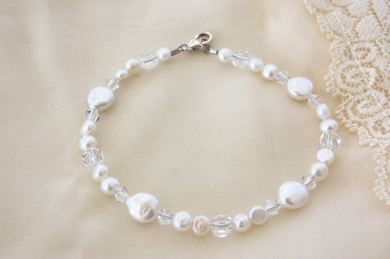 Pearl Braut Armband Mit Swarovski-Kristallen, Münze Perlen Armband, Hochzeit Brautjungfern Pearl Braut Armband Mit Swarovski-Kristallen, Münze Perlen Armband, Hochzeit Brautjungfern von LalleBridalJewelry