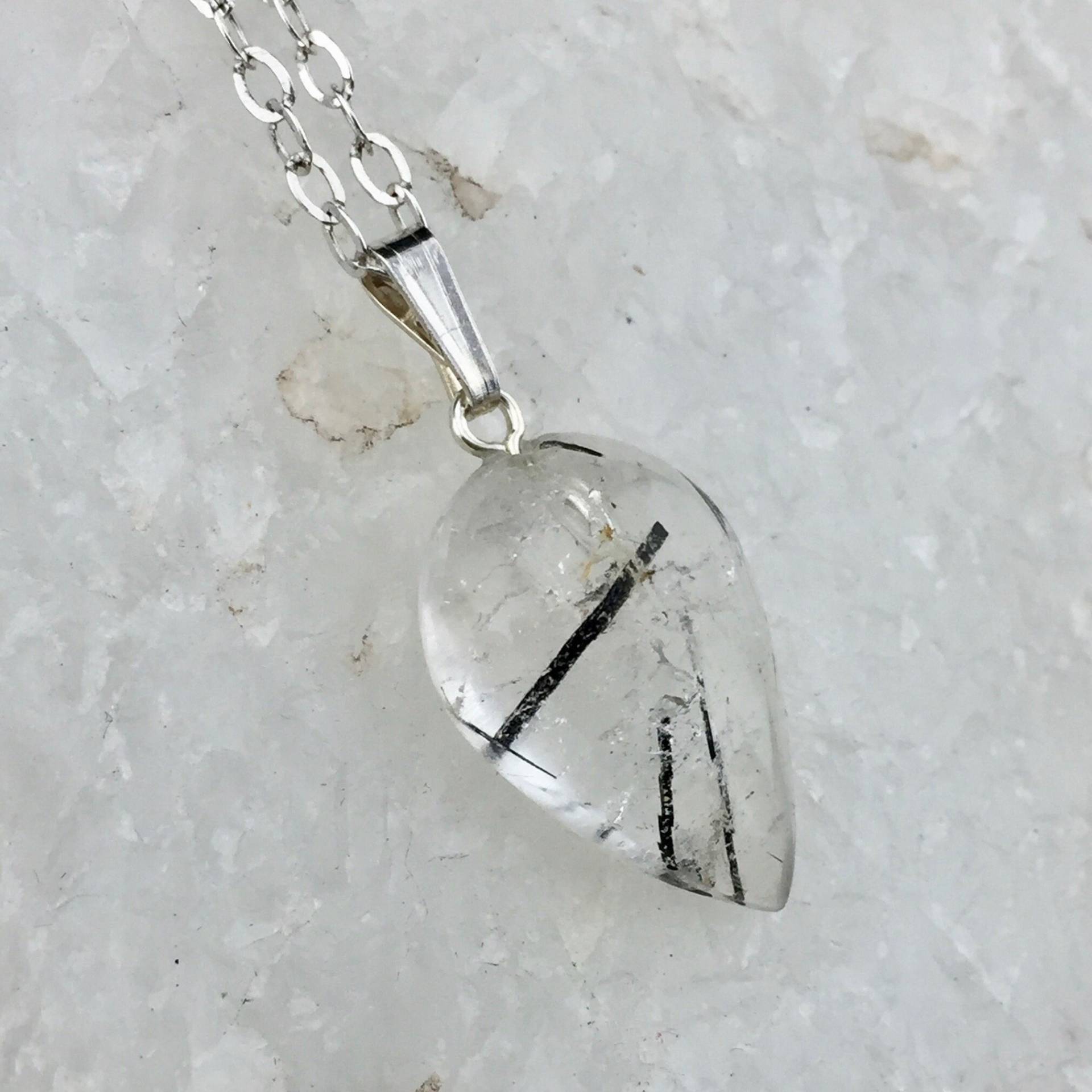 Ein Illumineer Rutile Quarz Kristall Sterling Silber Anhänger | 1-1 Ein Illumineer Rutile Quarz Kristall Sterling Silber Anhänger | 1-1 von LaloulaOnline