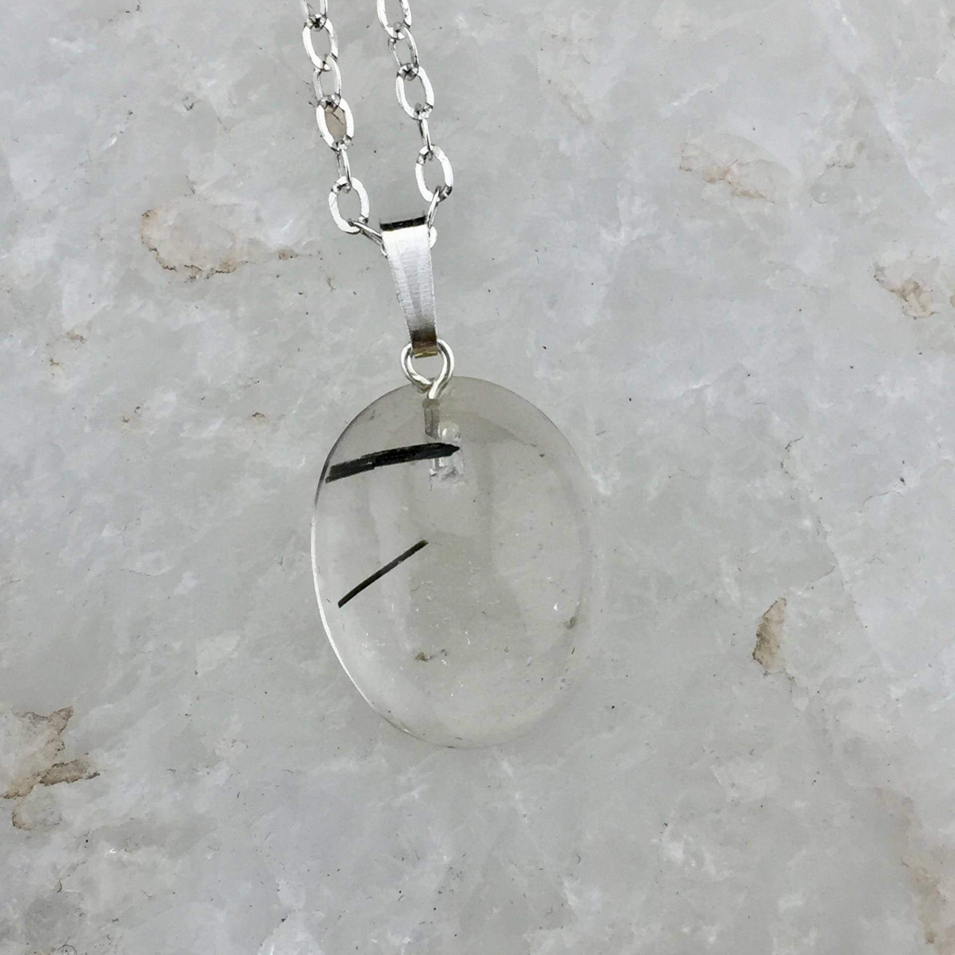 Ein Illumineer Rutile Quarz Kristall Und Sterling Silber Anhänger | 1-2 Ein Illumineer Rutile Quarz Kristall Und Sterling Silber Anhänger | 1-2 von LaloulaOnline