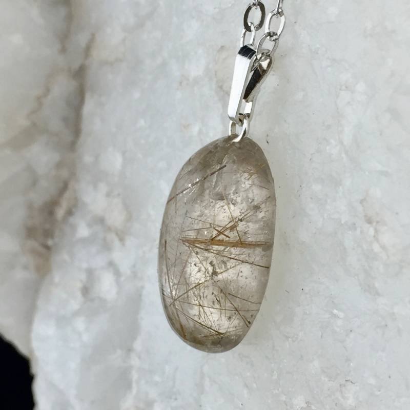 Ein Illumineer Rutile Quarz Kristall Und Sterling Silber Anhänger | 1-3 von LaloulaOnline