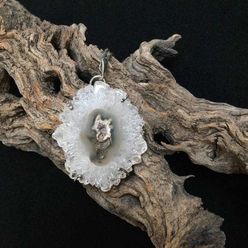 Herrlichen Druzy Quarz Kristall Stalaktit Blume Anhänger | P-1 Herrlichen Druzy Quarz Kristall Stalaktit Blume Anhänger | P-1 von LaloulaOnline