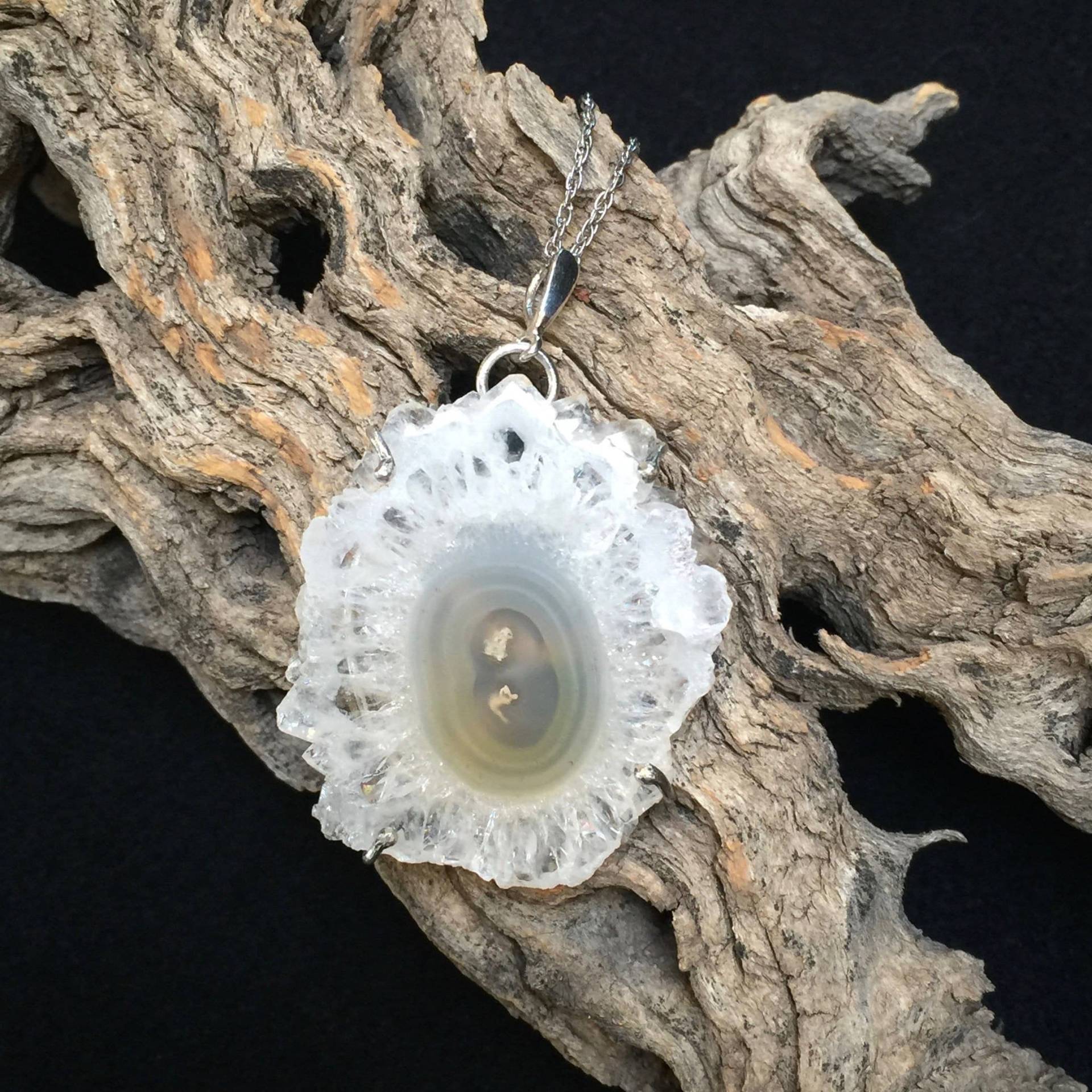 Herrlichen Druzy Quarz Kristall Stalaktit Blume Anhänger | P-7 Herrlichen Druzy Quarz Kristall Stalaktit Blume Anhänger | P-7 von LaloulaOnline