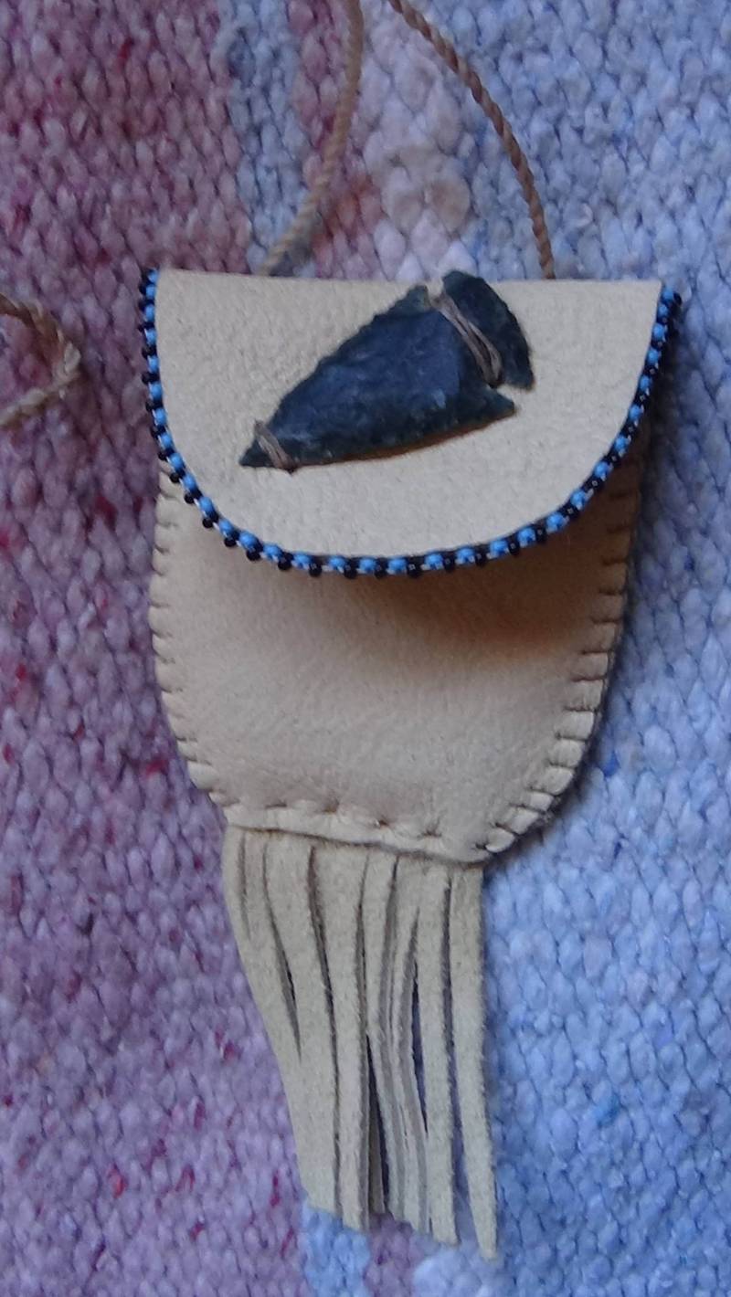 Kommerziell Gegerbtes Leder & Arrowhead Mini-Beutel Mit 2 Zoll Brennobjektiv Kommerziell Gegerbtes Leder & Arrowhead Mini-Beutel Mit 2 Zoll Brennobjektiv von Lamebeavertradingco