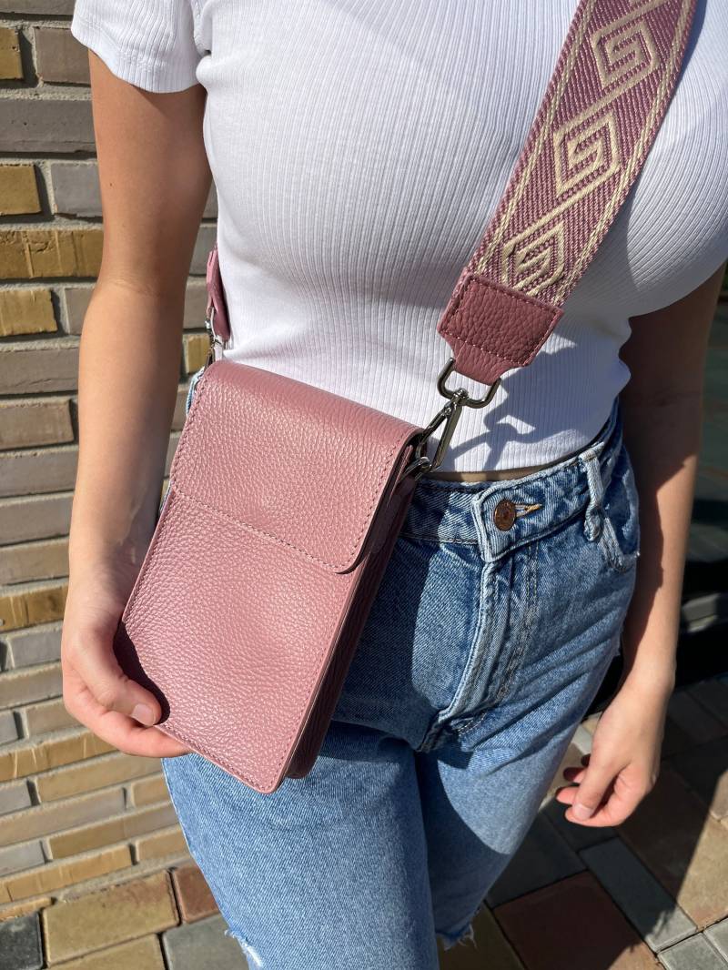 Taschengurt Für Rosa Ledertasche , Edler Gurt Aus Rindsleder Und Stoff Mit Silbernem Metallkarabiner Modisch Hochwertig Langlebig von LamourducuirDE