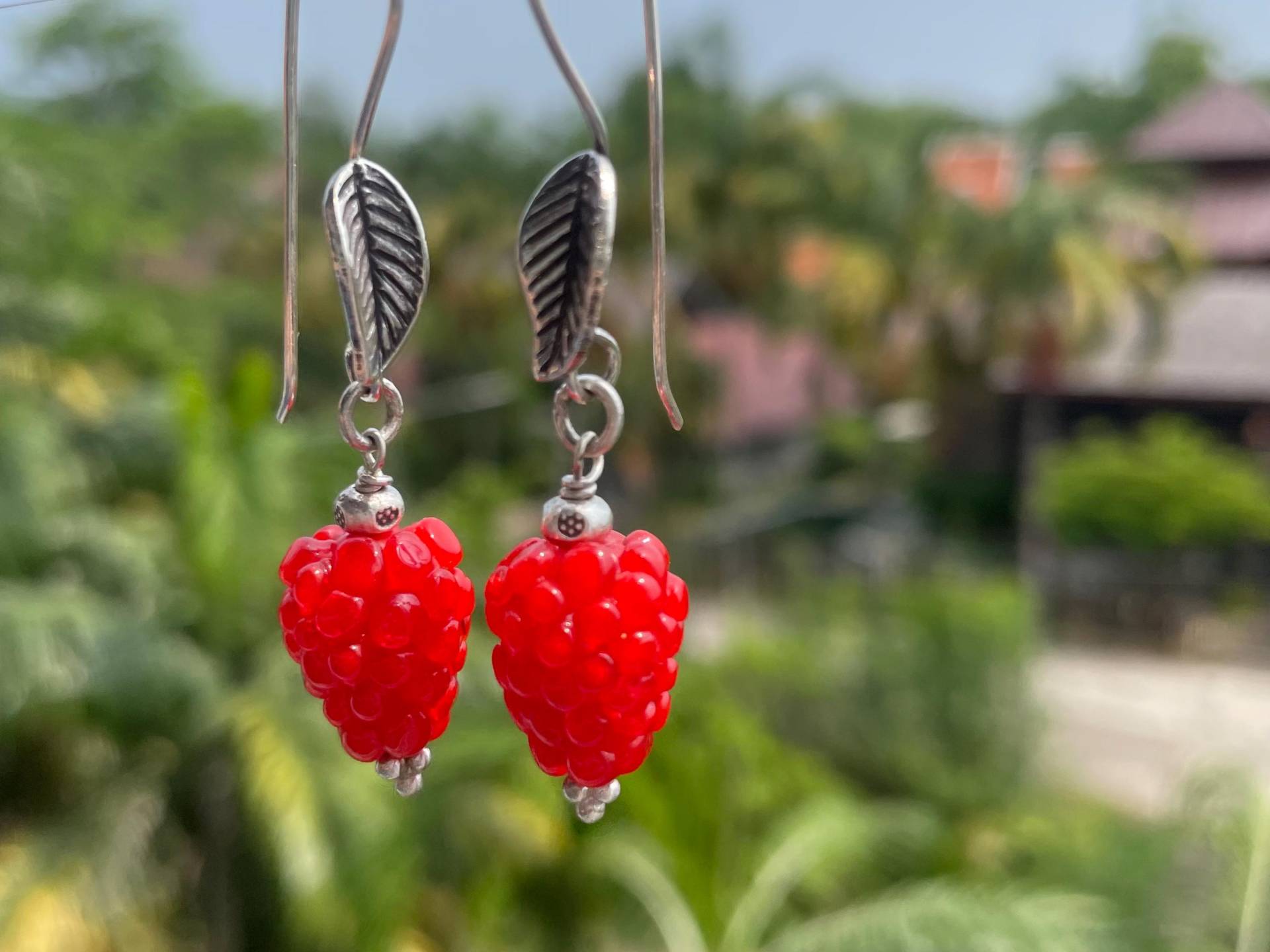 Himbeerfarbene Lampwork-Ohrringe, Handgefertigte Ohrringe Himbeerfarbene Lampwork-Ohrringe, Handgefertigte Ohrringe von LampworkBeadStore