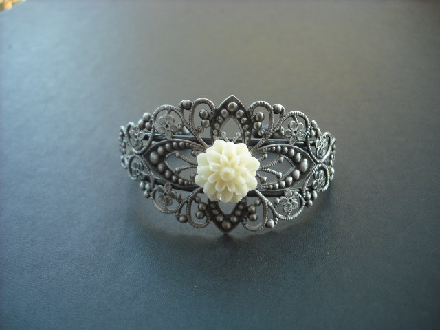 Antik Silber Armband, Antik Messing Diamant Filigranes Manschettenarmband von Lana0Crystal