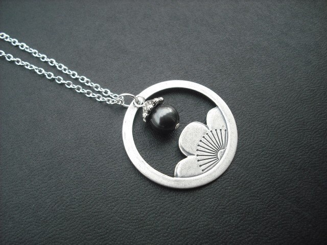 Antik Silber Halskette, Lotus Blume Halskette - Silber-Messing von Lana0Crystal