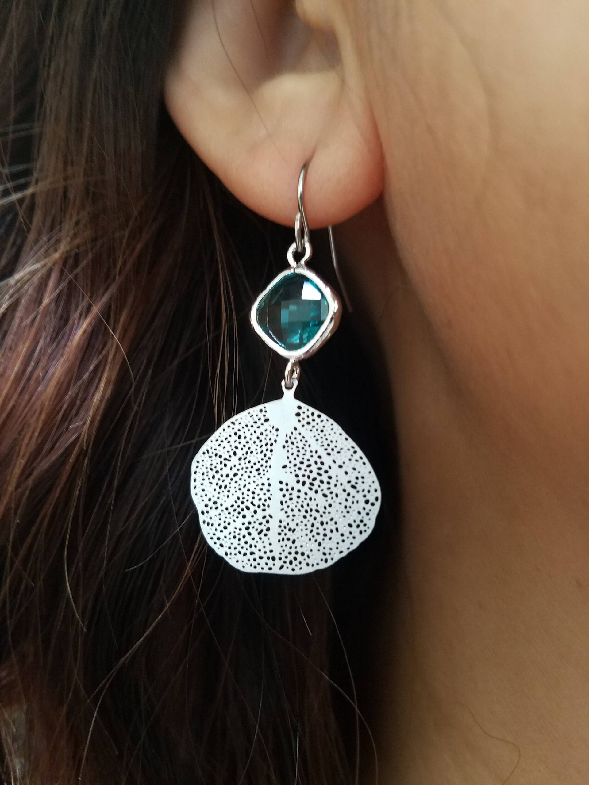 Blauer Topas Dezember Birthstone Und Filigrane Blatt Ohrringe von Lana0Crystal