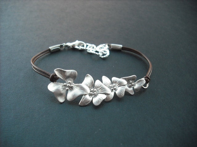 Brautjungfer Armband, Silber-Armband Mit Vierfacher Blumen von Lana0Crystal