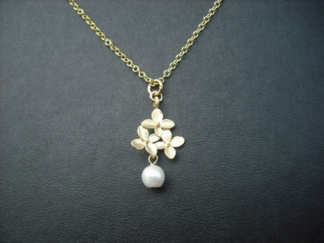 Brautjungfer Geschenk, Gold Kette Mit Anhänger, Perle, Blumenmädchen Geburtstagsgeschenk, Hochzeitsgeschenk von Lana0Crystal