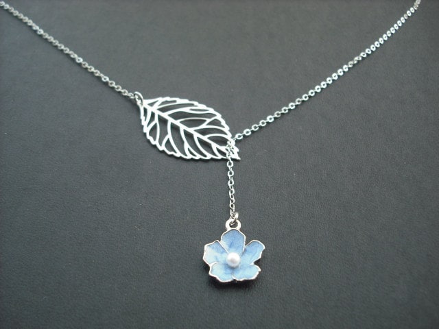 Brautjungfer Lariat, Silber Lariat Mit Haben Flowe, Skelett Blatt, Geschenk, Hochzeitsgeschenk, Geburtstagsgeschenk, Erhältlich in 7 Farben von Lana0Crystal