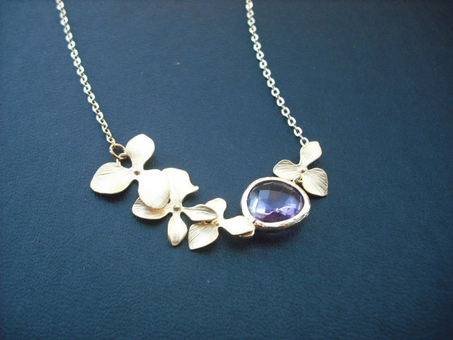 Brautjungfern Geschenk, Hochzeit, Matt Gelb Gold Orchidee Blüten Mit Violetten Lünette Halskette - 16 K Gelbgold Vergoldet Kette von Lana0Crystal