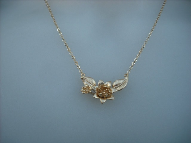 Brautjungfern Geschenk, Hochzeitsgeschenk, Matt 16K Gold Kirschblüte Connector Halskette - Vergoldet 16 K Gelb Gold Kette von Lana0Crystal