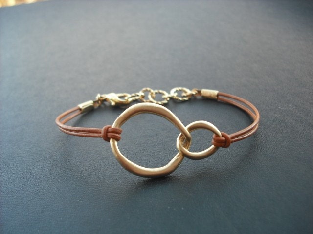 Doppelte Bordstein Verbindung Bracelet - Matte 16K Gold Plattiert von Lana0Crystal