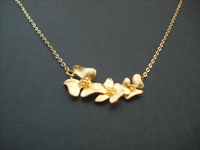 Dreifaltige Blumen Cascading Kette - Matt 16K Vergoldet von Lana0Crystal