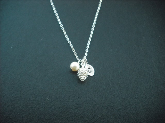 Geburtsstein Halskette, Brautjungfer Geschenk, Halskette Mit Ersten Blatt, Kiefer, Kegel, Birthstone, Blumenmädchen Hochzeitsgeschenk von Lana0Crystal