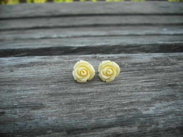 Gelbe Rose Post Ohrring von Lana0Crystal
