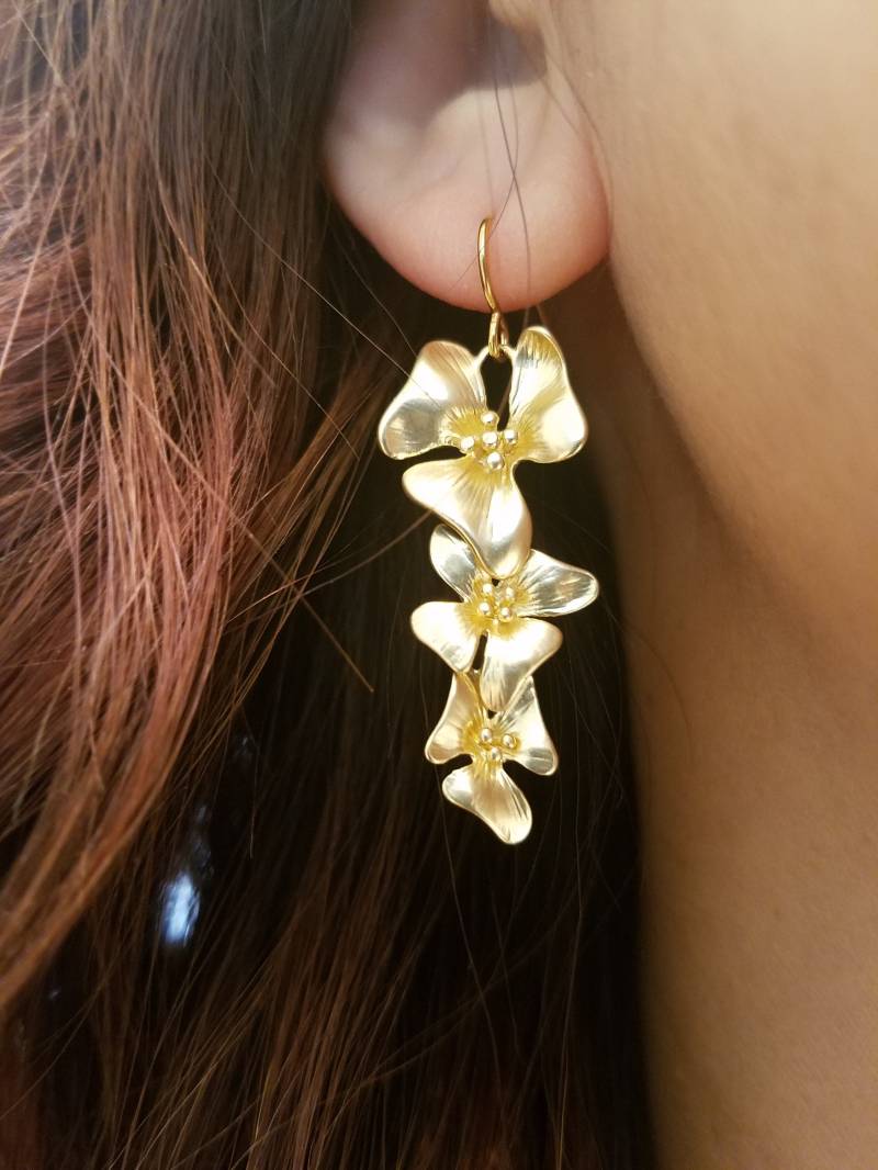 Gold Oder Silber Drei Falten Blumen Cascading Ohrringe, Brautjungferngeschenk, Hochzeit, Geburtstag Geschenk von Lana0Crystal