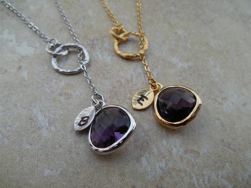 Gold Oder Silber Februar Amethyst Birthstone Lariat Halskette W/Doppel-Ring, Initial Leaf, Juwel, Availabe in Allen Geburtssteinen, Brautjungfer von Lana0Crystal