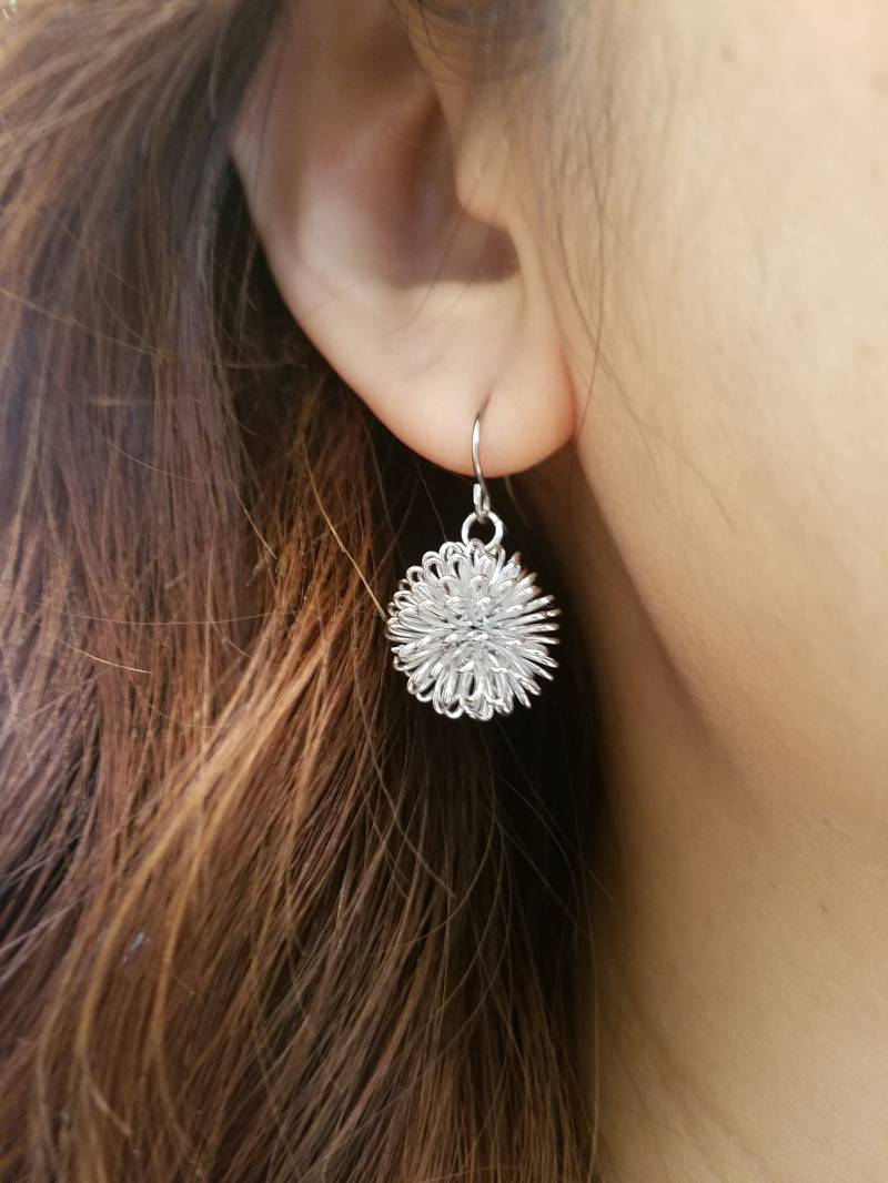 Gold Oder Silber Löwenzahn Ohrringe von Lana0Crystal