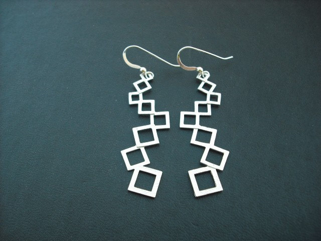 Gold Oder Silber Moderne Verbunden Quadrate Ohrringe von Lana0Crystal