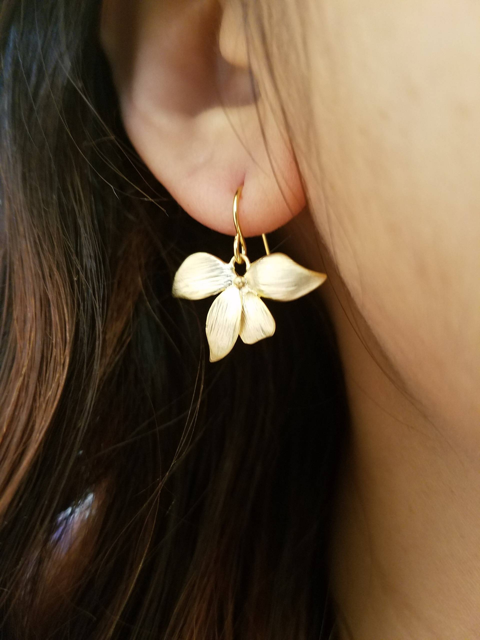 Gold Oder Silber Vergoldet Wild Orchidee Blume Ohrringe von Lana0Crystal