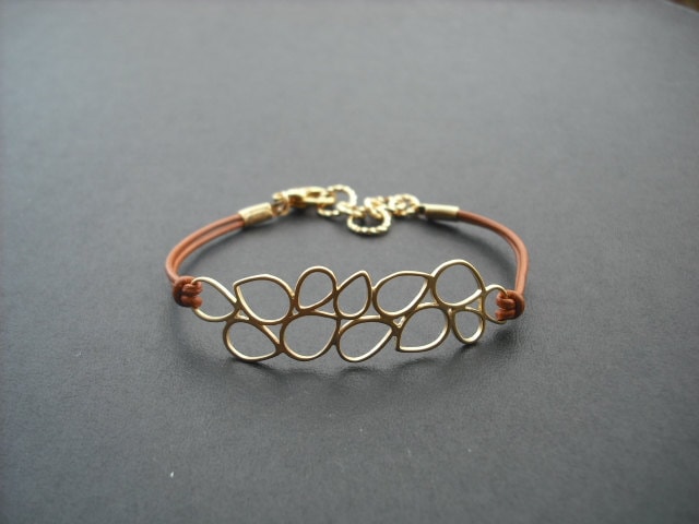 Matt Gold Lange Multi-Teardrop-Armband von Lana0Crystal