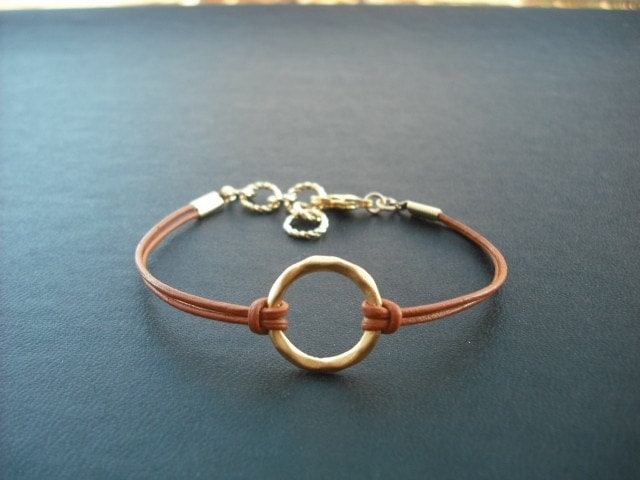 Matt Golden Wenig Hoop Armband - 16K Gold Plated von Lana0Crystal