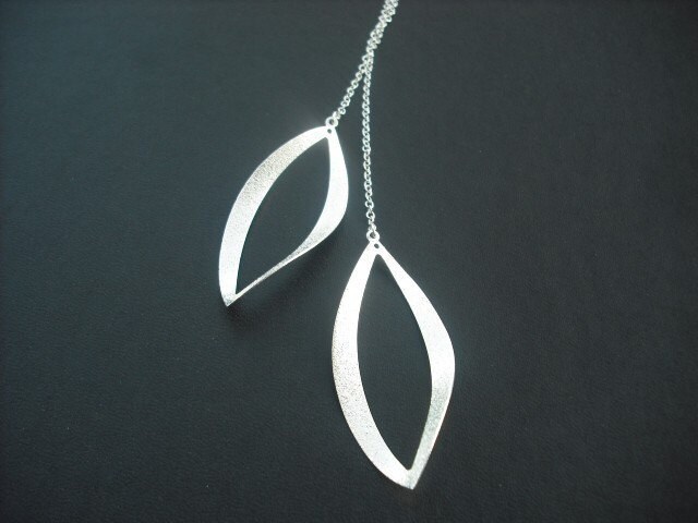 Phantasie Lariat - White Vergoldet Kette von Lana0Crystal