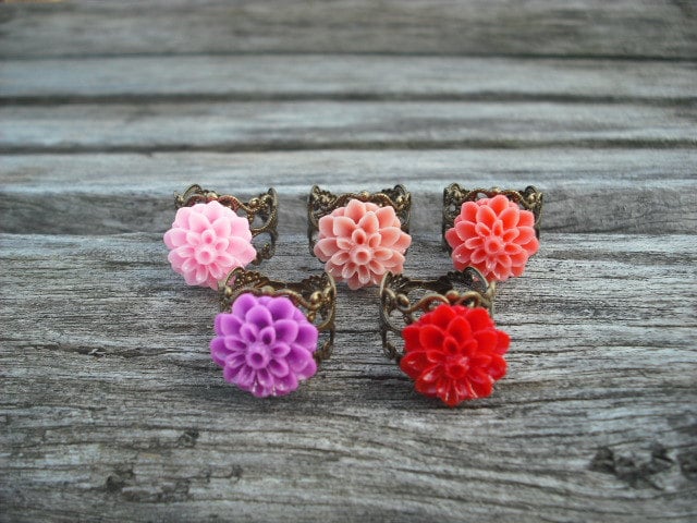 Ring, Antik Messing-Ring Mit Mama Blume-Cabochon von Lana0Crystal