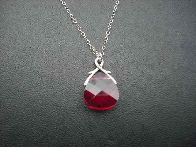 Rubin, Juli Birthstone Halskette, Silber Halskette Mit Rubin Swarovski Kristall Briolette von Lana0Crystal